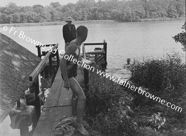 AT FRITTON DECOY MRS TAYLOR JOHN & HUGH AT JETTY SWIMMING